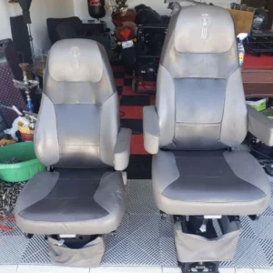 Kenworth  Driver and passenger seats - Image 2