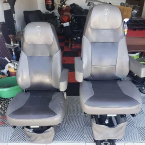 Kenworth  Driver and passenger seats - Image 1