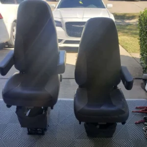 Kenworth  Driver and passenger seats - Image 3