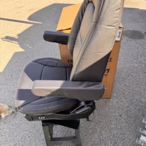 Bostrom Seat Low base wide ride - Image 7
