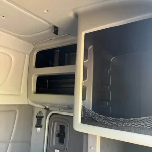 2019 model 389 bunk - Image 5