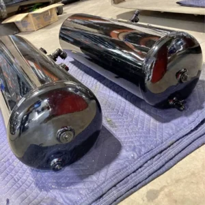 Peterbilt air tanks - Image 1