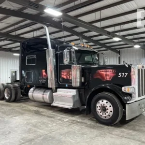 2017 PETERBILT 389 Sleeper - Image 5