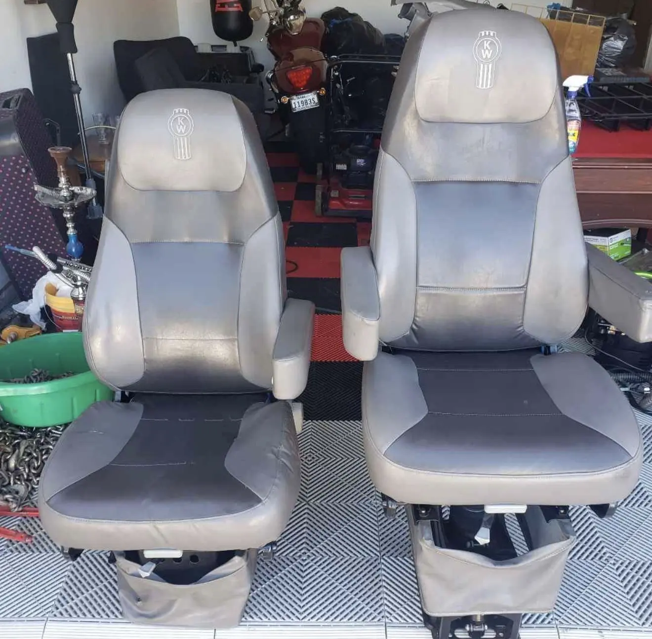 Kenworth Driver and passenger seats - Image 4
