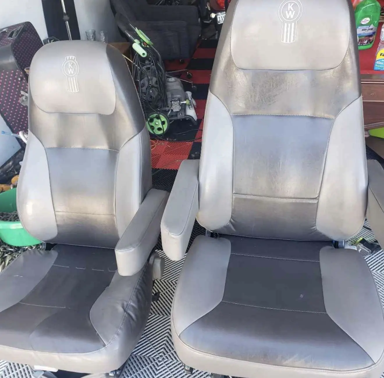 Kenworth Driver and passenger seats - Image 6
