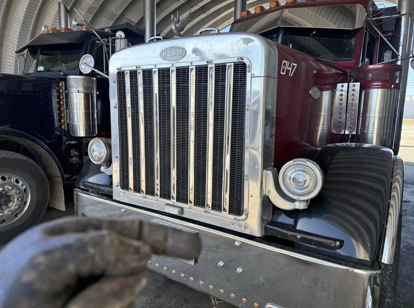 Peterbilt 7 Inch Round Chrome Headlights - Image 2