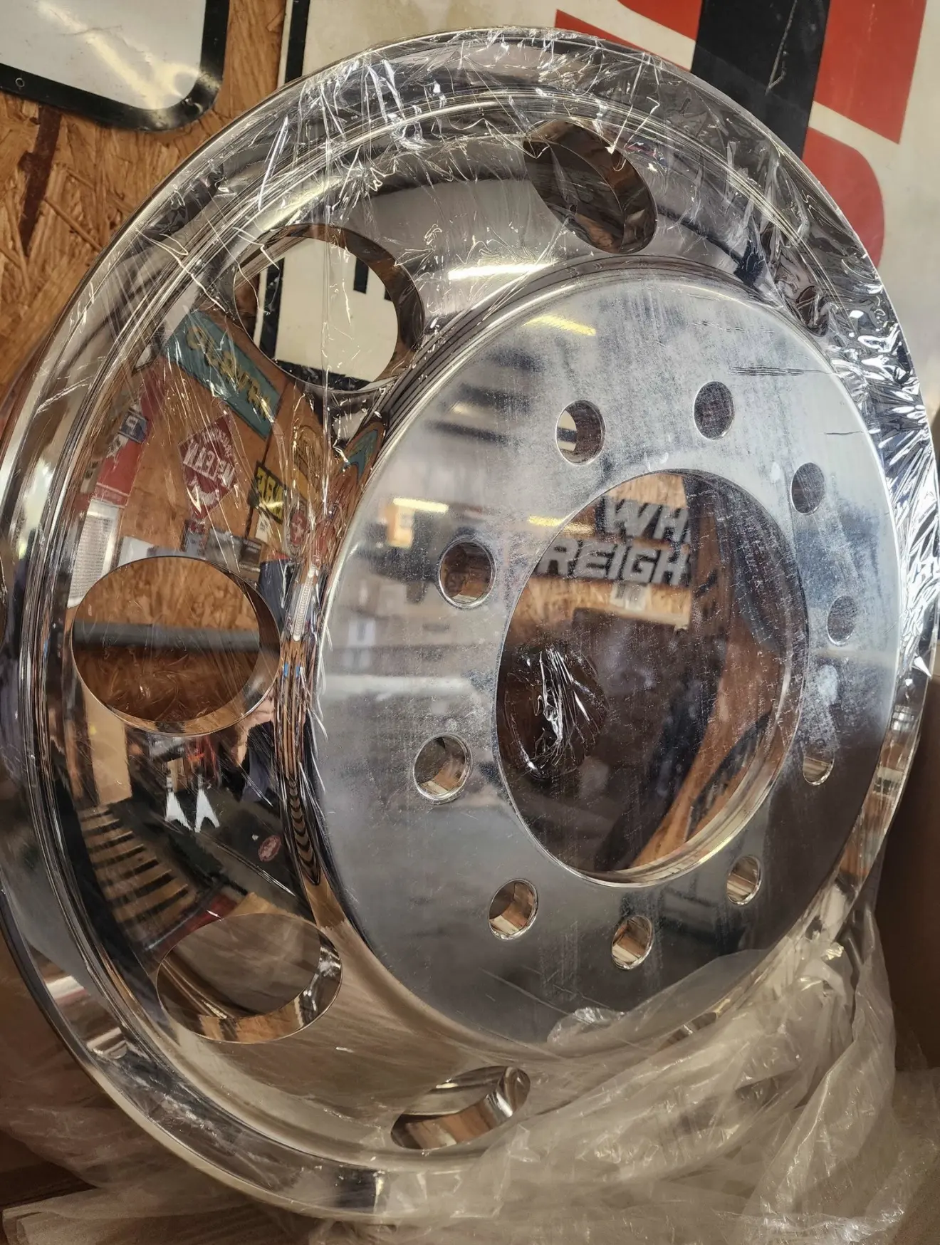 NEW- POLISHED 24.5 BIG TRUCK WHEELS For PETERBILT or Any Truck - Image 3