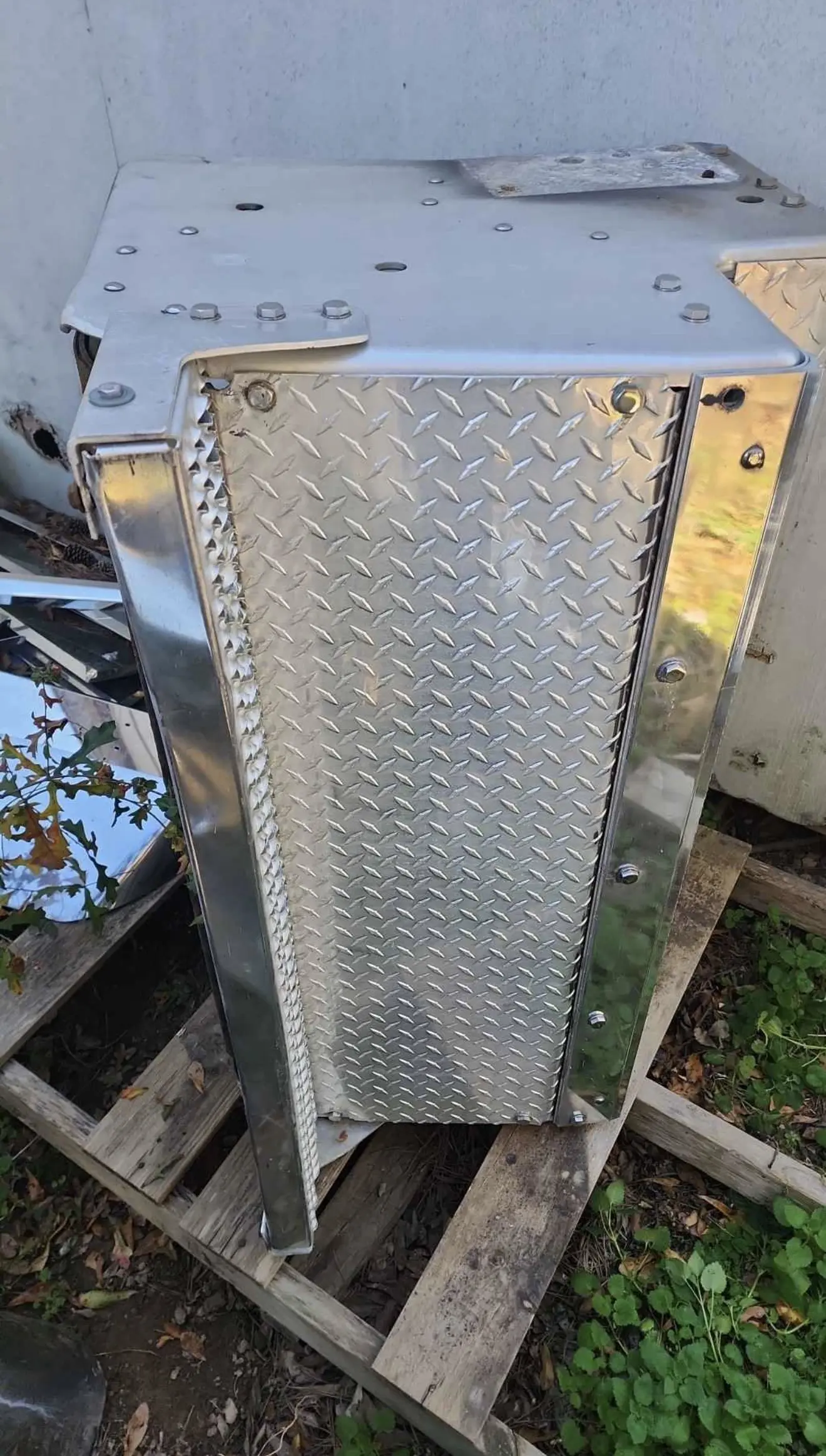 PETERBILT 389 DPF COVER - Image 2