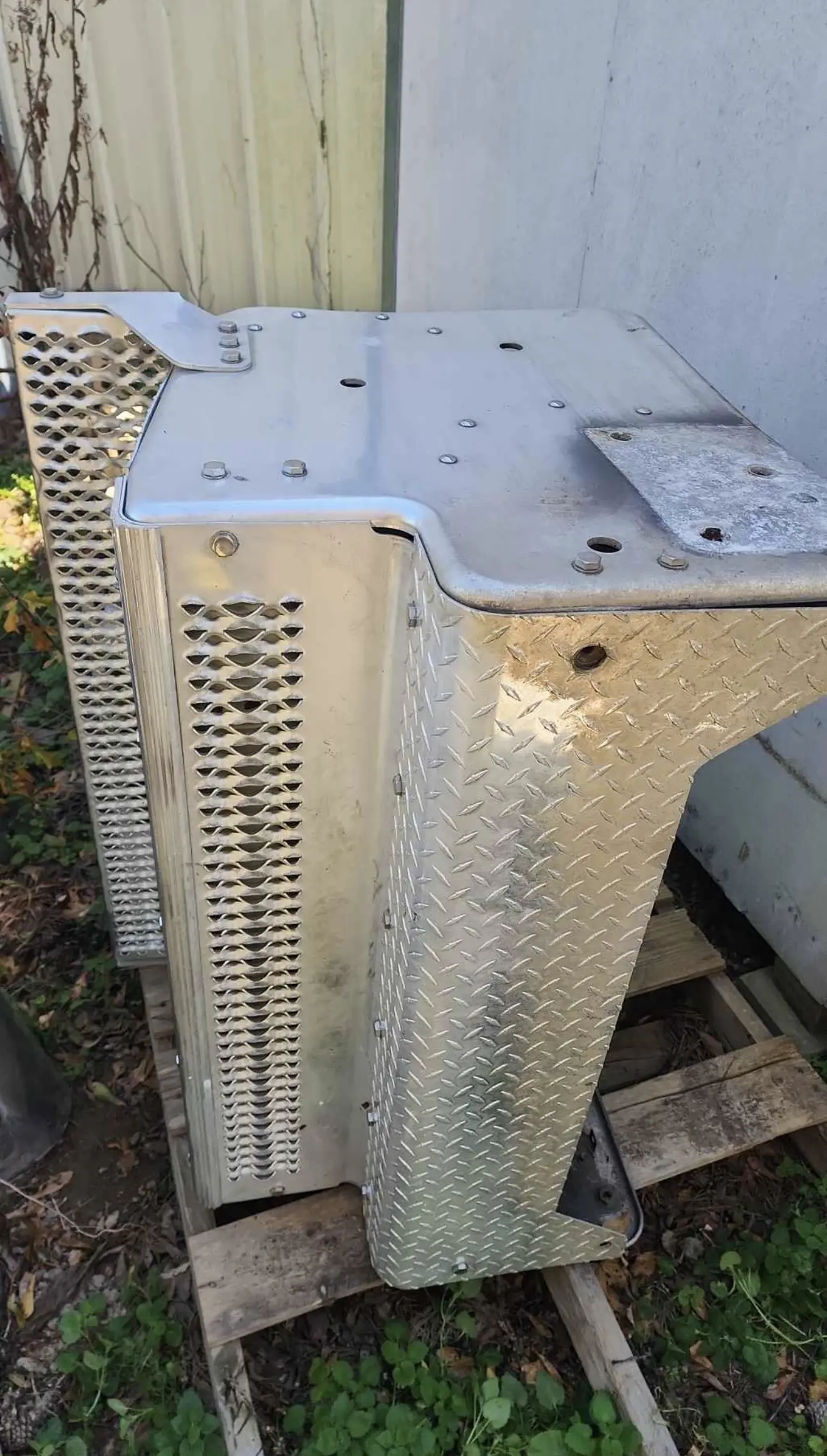PETERBILT 389 DPF COVER - Image 3