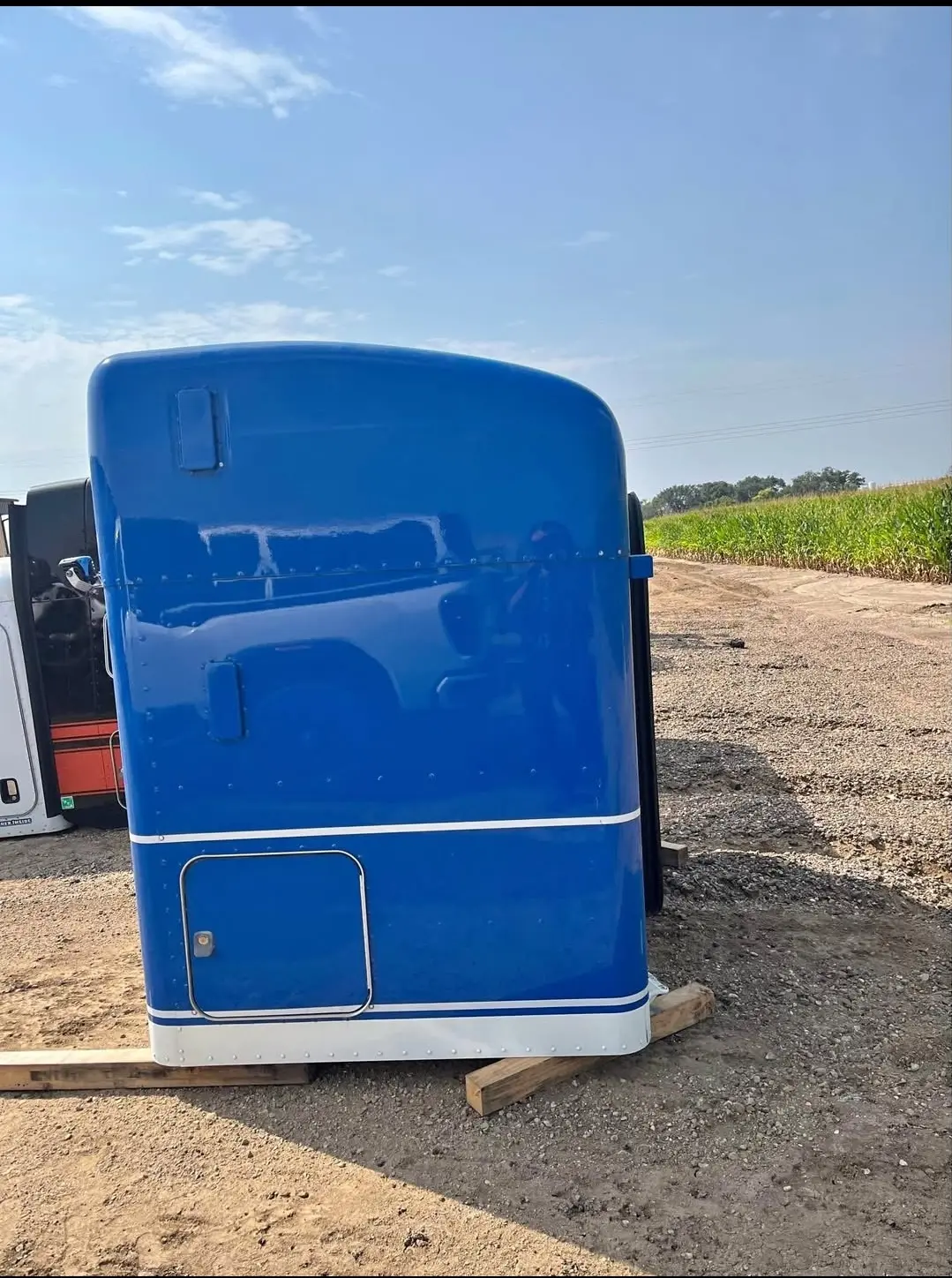 2019 model 389 bunk - Image 5