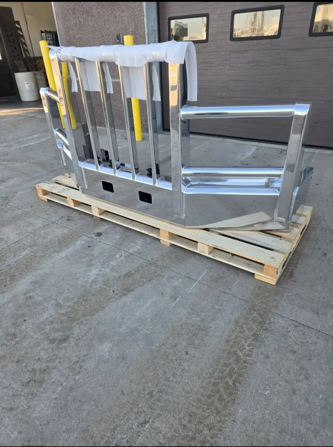 Herd Bumper for Kenworth T680 - Image 4