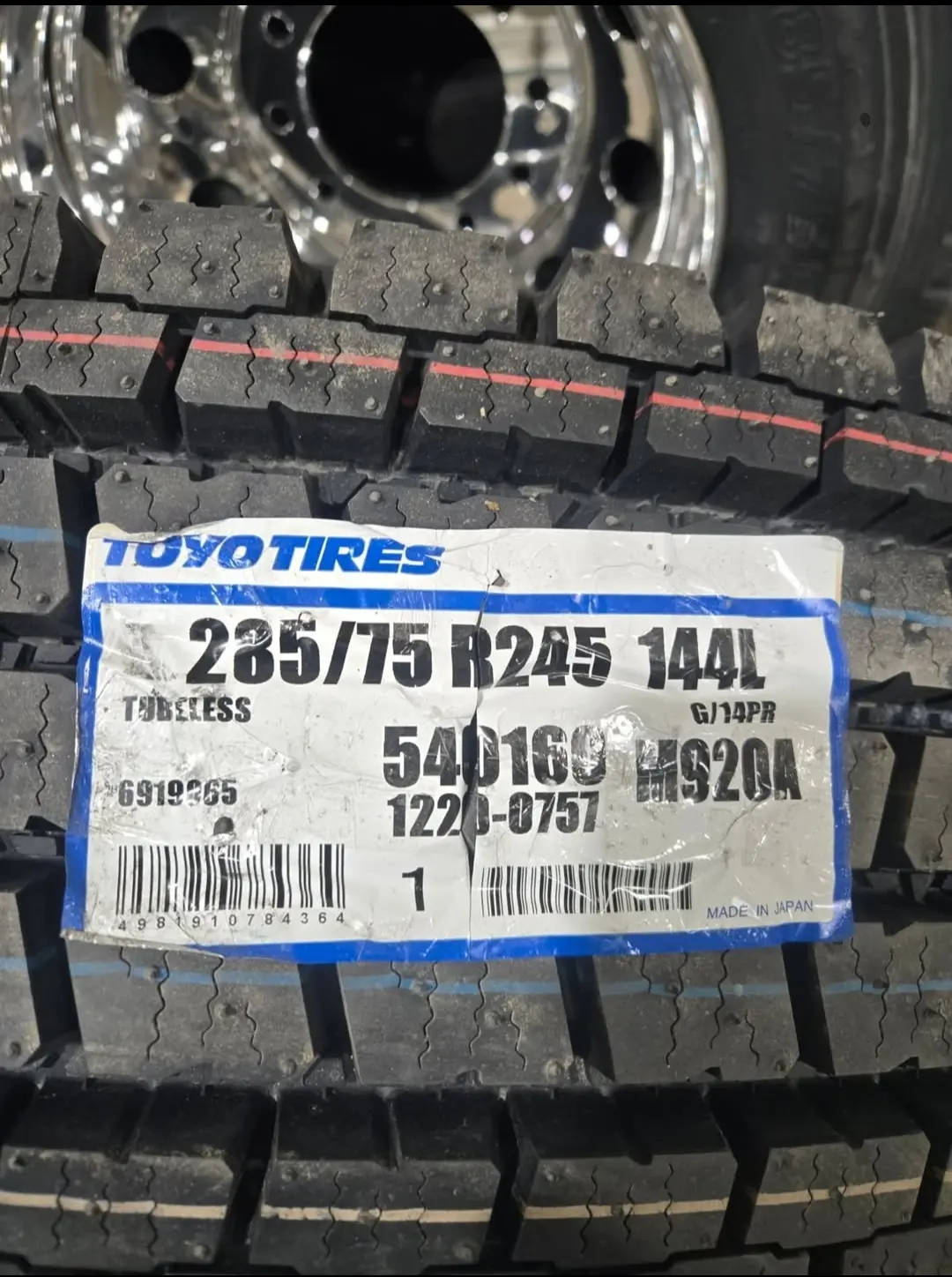 285/75R24.5 TOYO M920 tires for Peterbilt Kenworth Mack Volvo International - Image 3