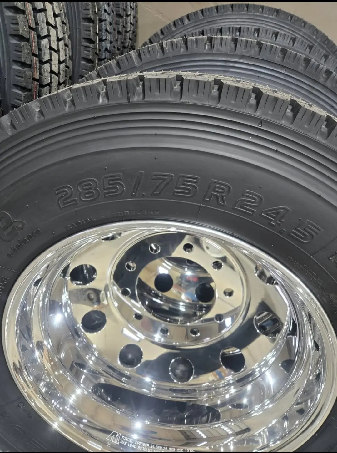 285/75R24.5 TOYO M920 tires for Peterbilt Kenworth Mack Volvo International - Image 4