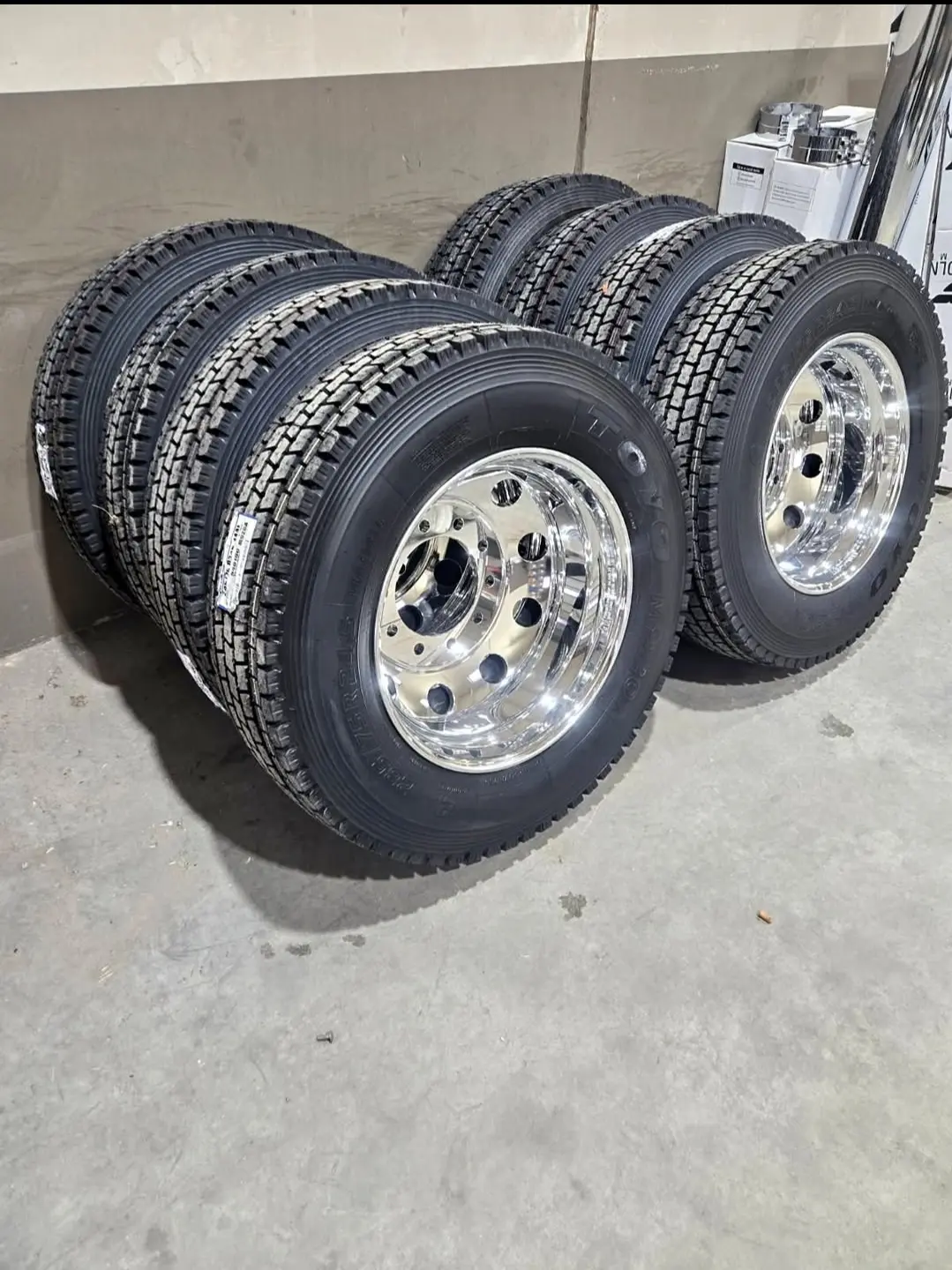 285/75R24.5 TOYO M920 tires for Peterbilt Kenworth Mack Volvo International - Image 5