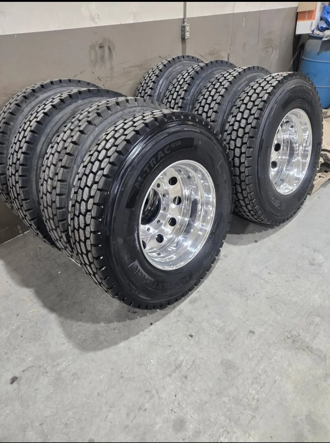 11R22.5 winter tires for Peterbilt Kenworth Mack Freightliner