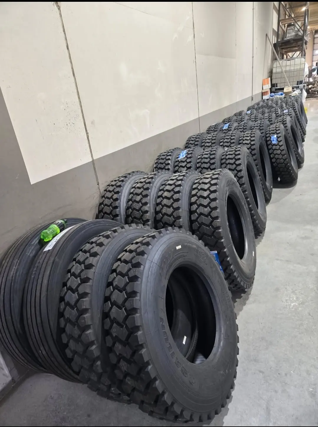 11R24.5 semi tires for SALE!!!! - Image 3