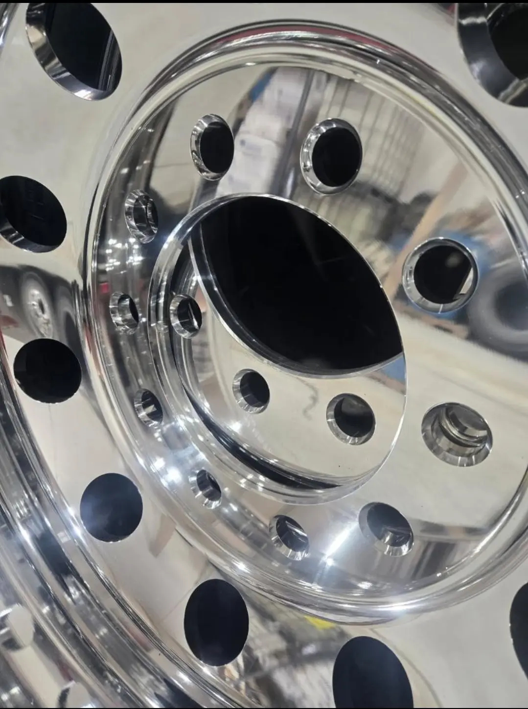 Stud Pilot (old style) Rims 11R22.5 Tires for Peterbilt Kenworth Mack Volvo International - Image 2