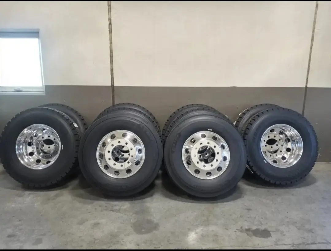 MICHELIN Tires And Hub Pilot Rims Peterbilt Kenworth Volvo Mack Freightliner - Image 4