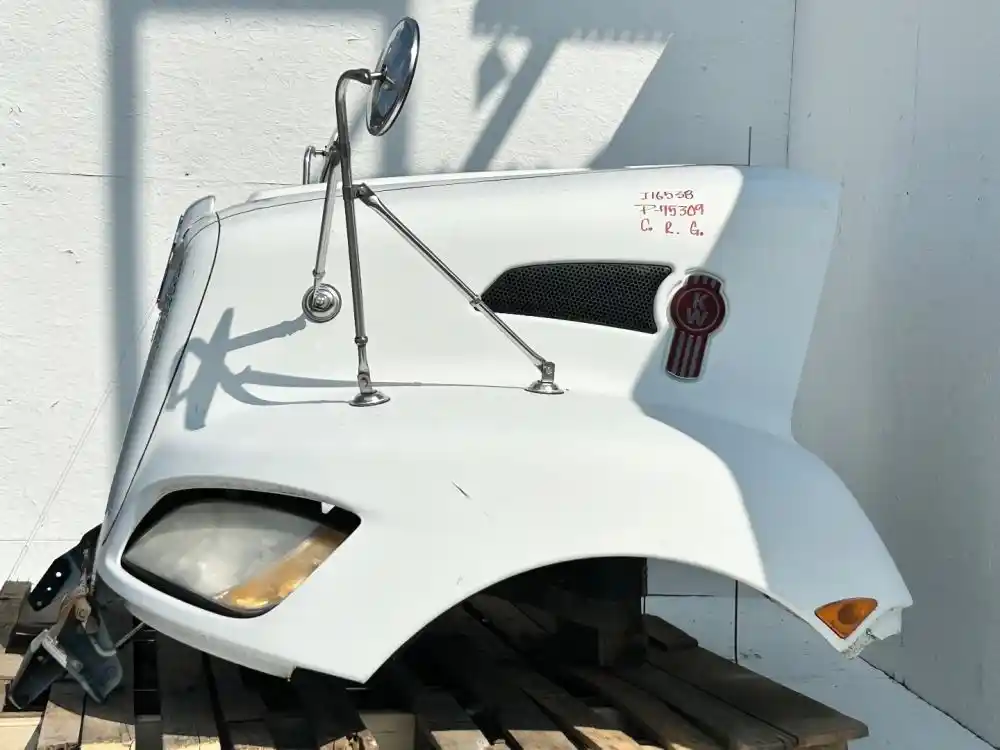 Used 2010 Kenworth T300 Hood - Image 2