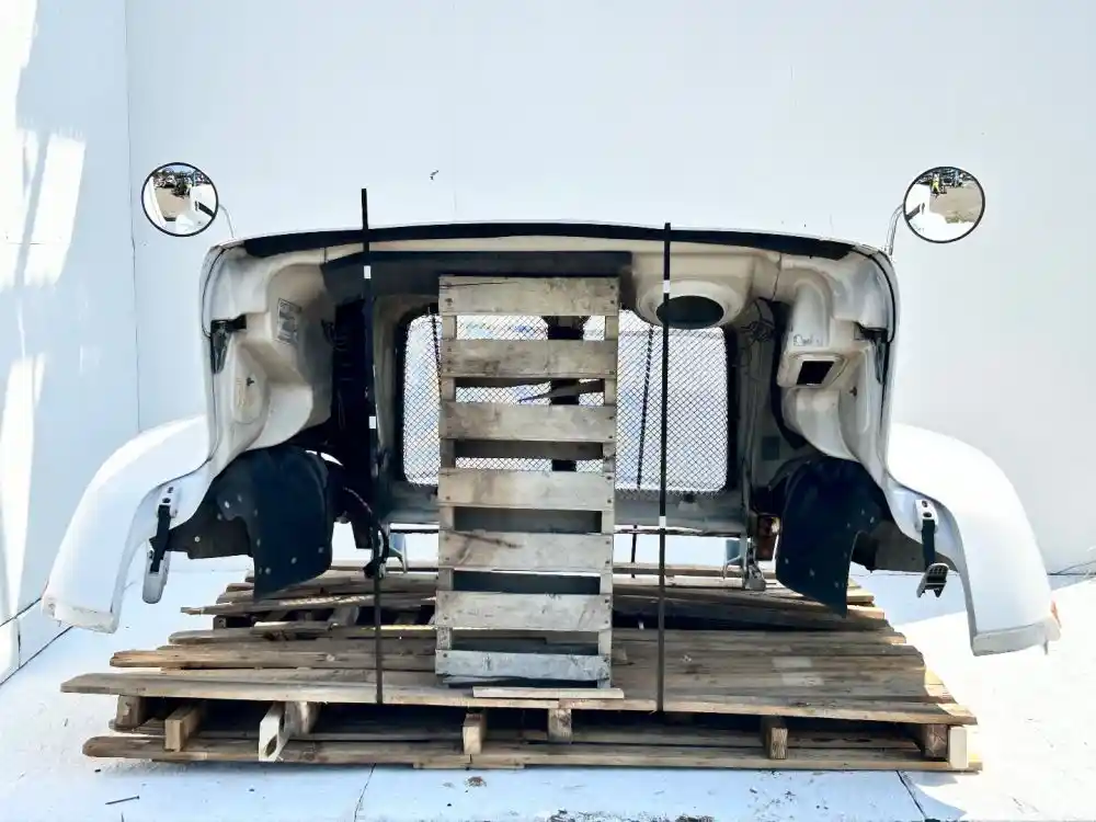 Used 2010 Kenworth T300 Hood - Image 4