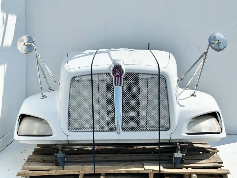 Used 2010 Kenworth T300 Hood