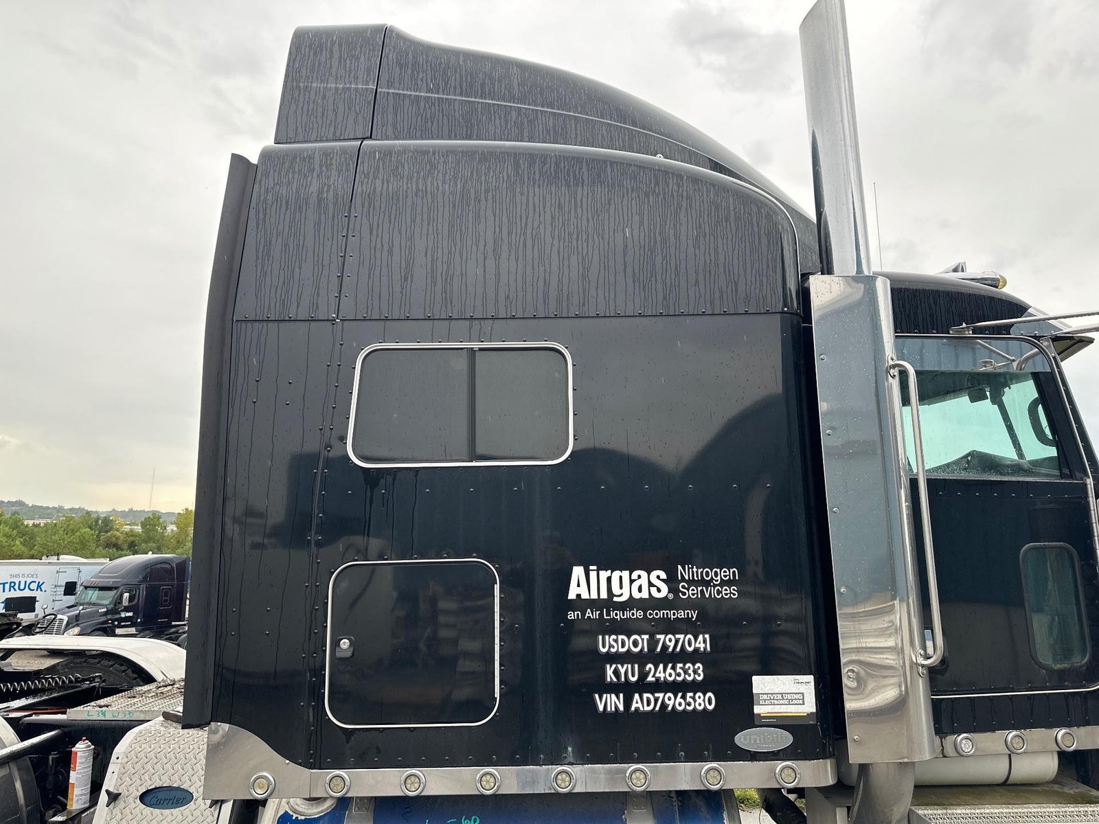 2008-2024 Peterbilt 389 Black Complete Sleeper - Used