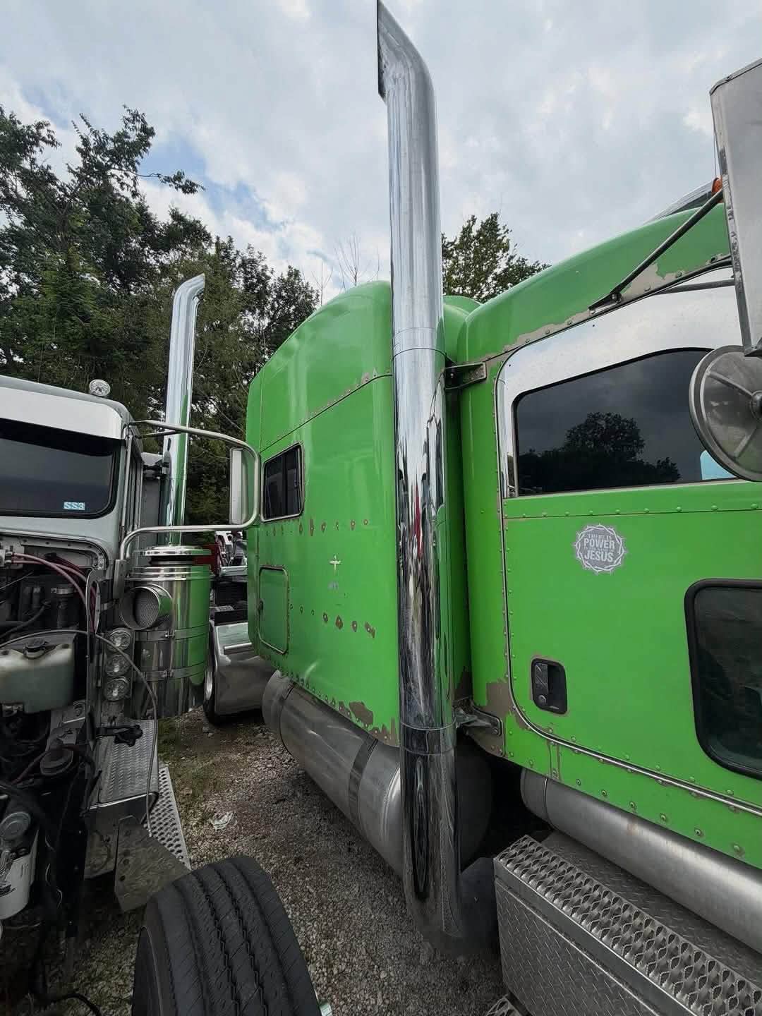 Peterbilt 8" Curved Stacks with Y-Pipe & Brackets - $1200 - Image 3